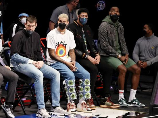 替补席上的湖人众将