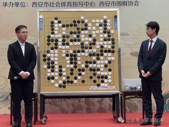 两位棋手赛自后到大盘评释注解会现场