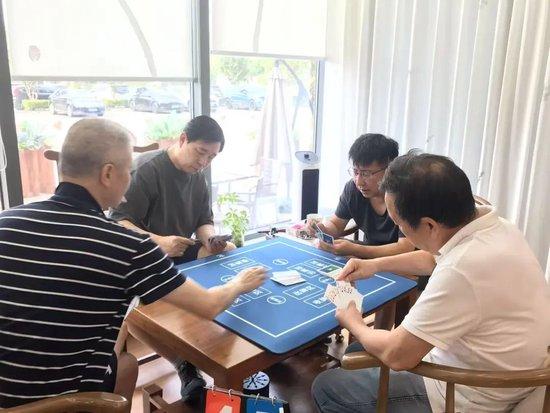 掼蛋现场