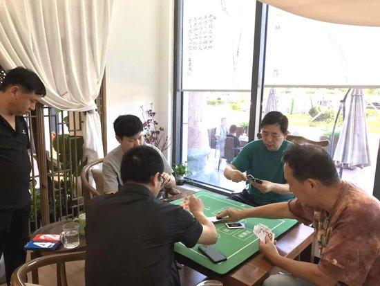 掼蛋现场