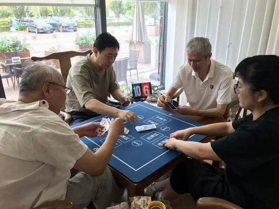  掼蛋现场