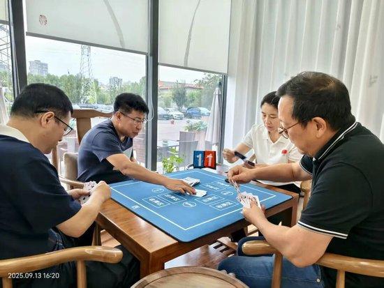 掼蛋现场