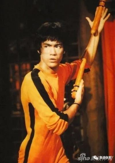 中国功夫巨星李小龙名扬海外