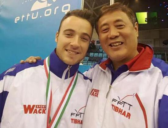 西蒙·高兹与中国教练韩华