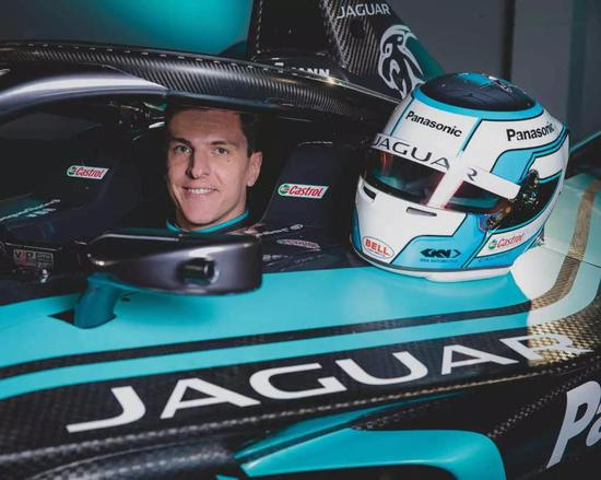 詹姆斯·卡拉多