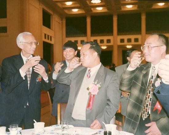 (中国民生银行设立庆功宴部分相片)