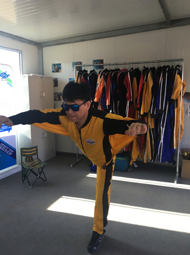 注册无先例，除了跳伞冠军藏春强，谁也干不了这个事儿