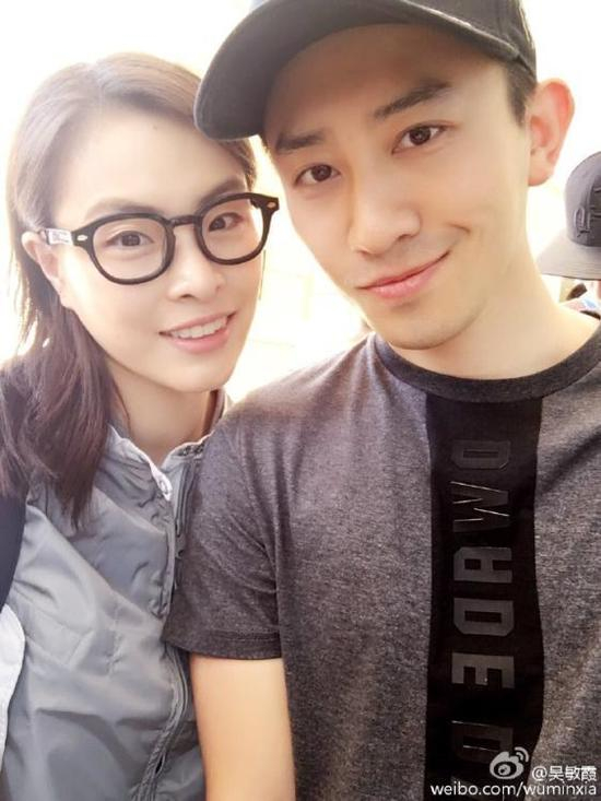 8月9日是七夕情人节。吴敏霞和男友张效诚高调示爱