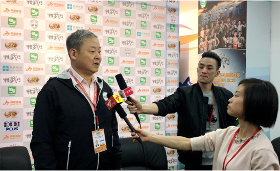 　　（中国体育科学学会体育产业分会副秘书长刘清早教授接受采访）