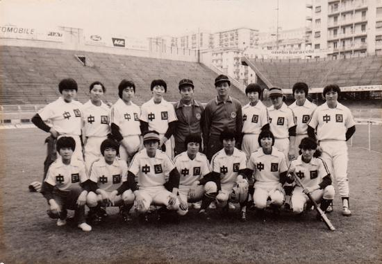 80年代，她进入国家队并担任中国垒球队队长，任中国队的四棒大炮（在棒垒球中，一般打击最好的选手，排在攻击的第四棒出场）。