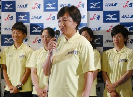 可惜的是，她的戏份越来越小，甚至成为了铁板凳，换句话说就是任彦丽在中国垒球队已无用武之地，她走人也是顺理成章的事情。