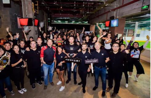 （热情爆棚的派对现场）