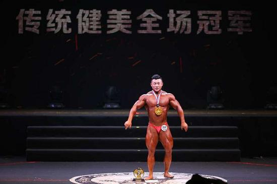 　　　　　　　　　　　　　　　　　　　　　 &nbsp; &nbsp; &nbsp; &nbsp;男子传统健美全场冠军顾坚