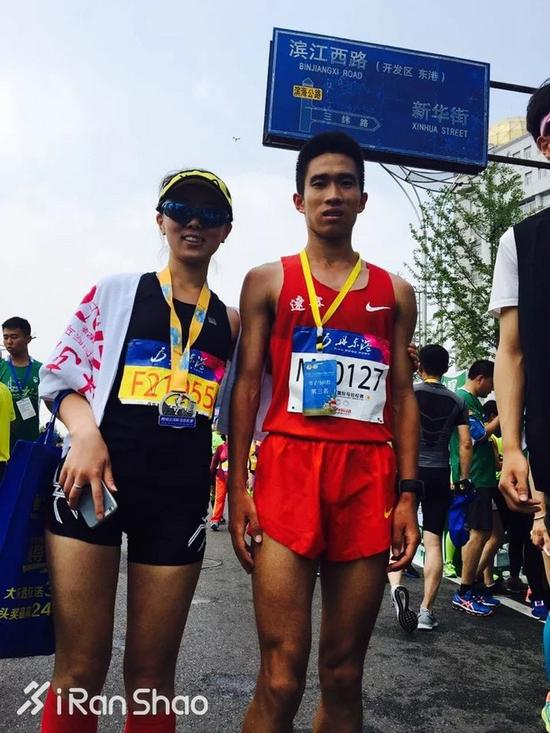 2：15：35正是许王的马拉松PB，创造于2012年北马；半马则是1：04。这些成绩奠定了他的“辽宁一哥”地位。
