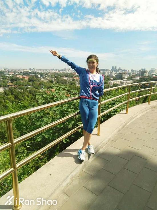 去年她之前所以去敦煌跑马拉松，一方面是有朋友赞助，同时也是出于对敦煌文化“很向往，感觉很神秘”。