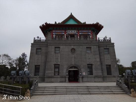 里面介绍的主要是金门民俗，但也展出金门战役功臣胡琏将军的各种勋章。