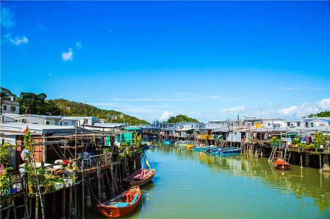 水上棚屋（图片来自扬子晚报网）