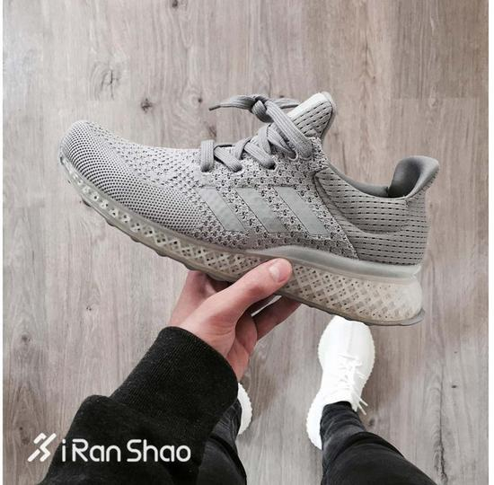 此番再次曝光3D鞋款，无疑会勾起更多鞋迷爱好者的购买欲望。