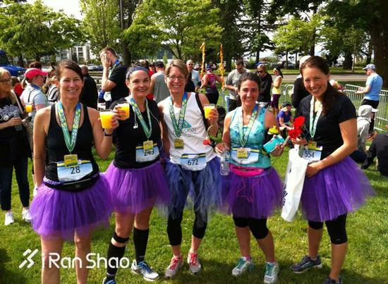 比赛中的妈妈们