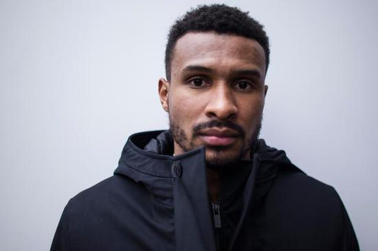 在我心底，我仍然是一个来自巴西的男孩。NBA和一路陪伴我的朋友们帮助我成为了如今的这个男人。