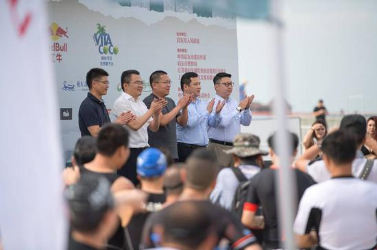 出席开幕式的领导