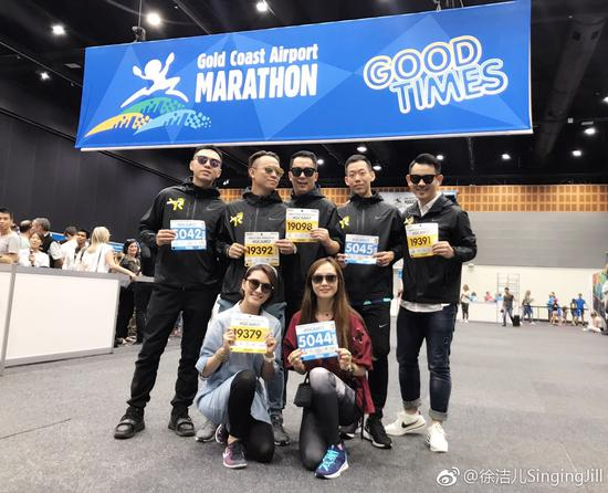 与李响和帅气的Xiang Running成员们