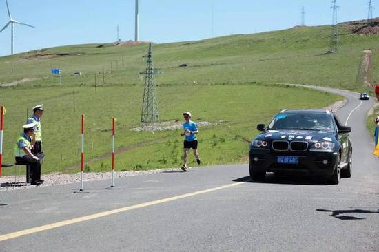 队伍又启动了。