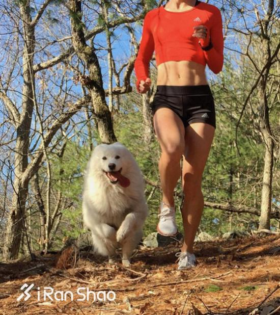 &nbsp;长跑名将Des Linden和爱狗Atlas