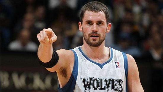 看看这两个巨星，詹姆斯不是废队友是什么？