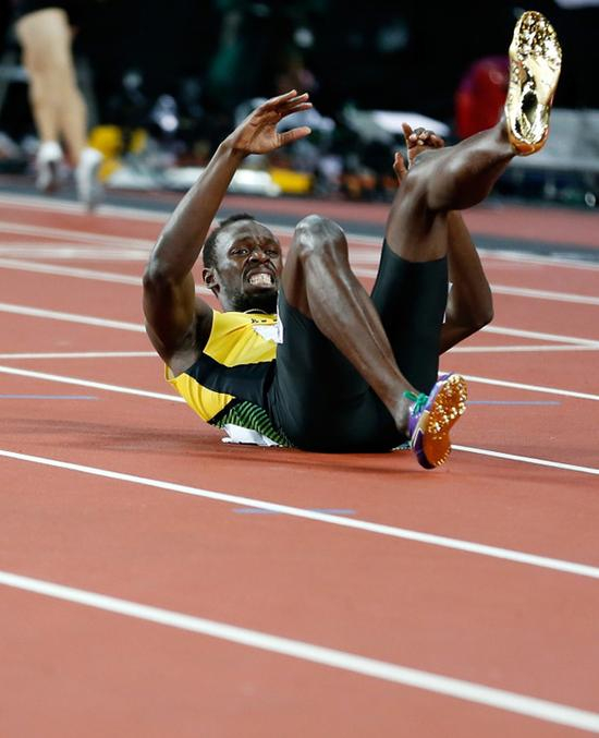 博尔特倒在赛道上。&nbsp;