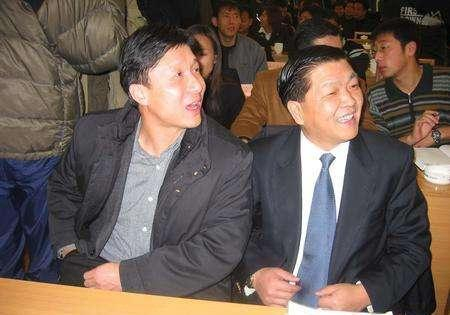 王国林和时任中远队主帅成耀东。