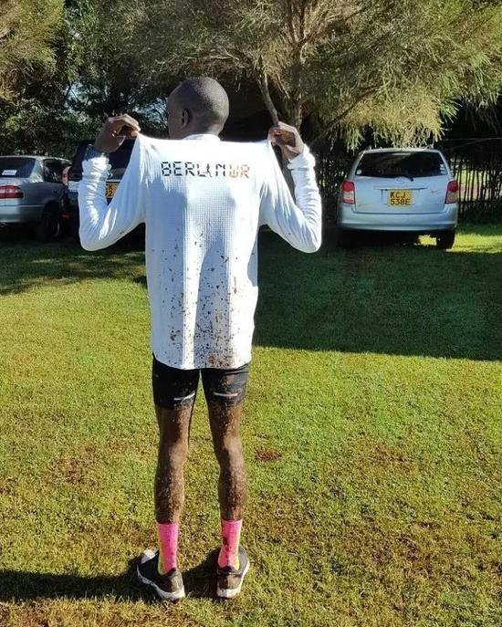 基普乔格训练的T恤，柏林，破纪录