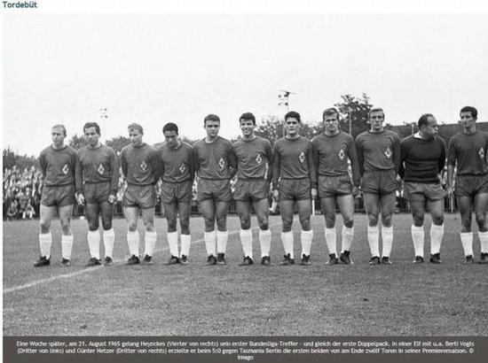 1965年8月21日，门兴5-0大胜塔斯马尼亚，门兴队员赛前合影