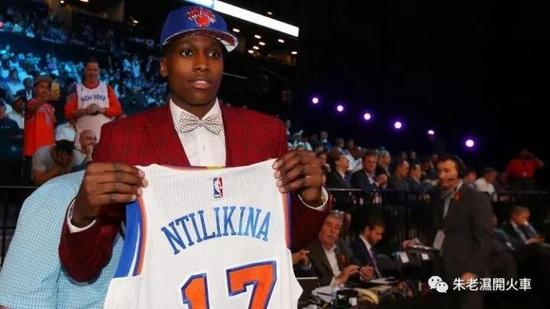 （Ntilikina的表現，是尼克隊今年的看點之一）