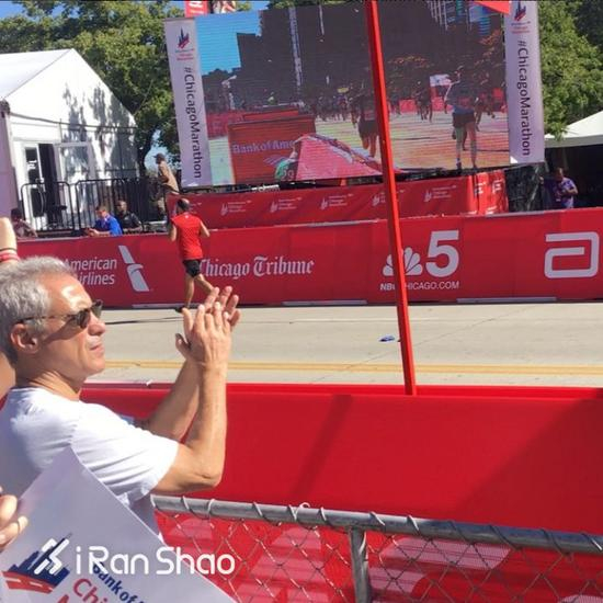 Runners World跑步总监 Bart Yasso