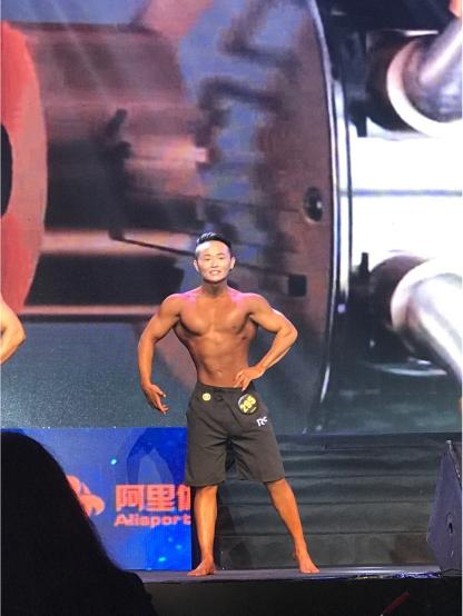 来自中国的选手付佳硕获得女子比基尼前十，同时获得美臀比赛优秀奖；