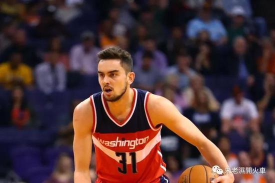 （Satoransky來到NBA後適應不良）