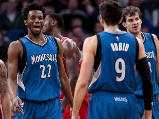 在他们选中唐斯的时刻，卢比奥又退了一步。