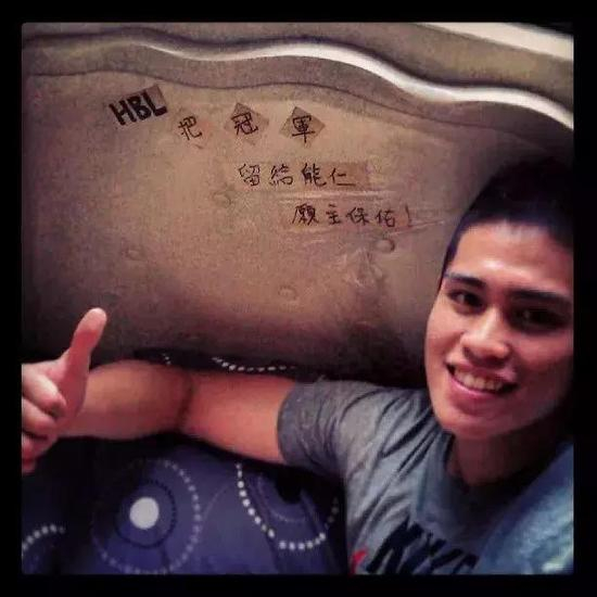 为了提升自己他前往美国一待就是6年