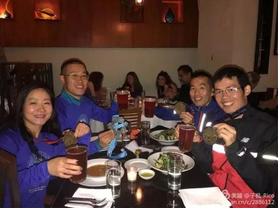 跑了之后要干嘛？吃大餐啊喝酒庆祝啊