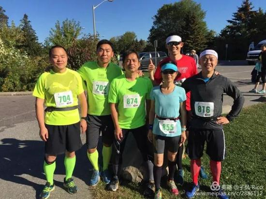 与杜兰区的部分伙伴们合影 感谢一下Peter提供的参赛BiB👍🏻