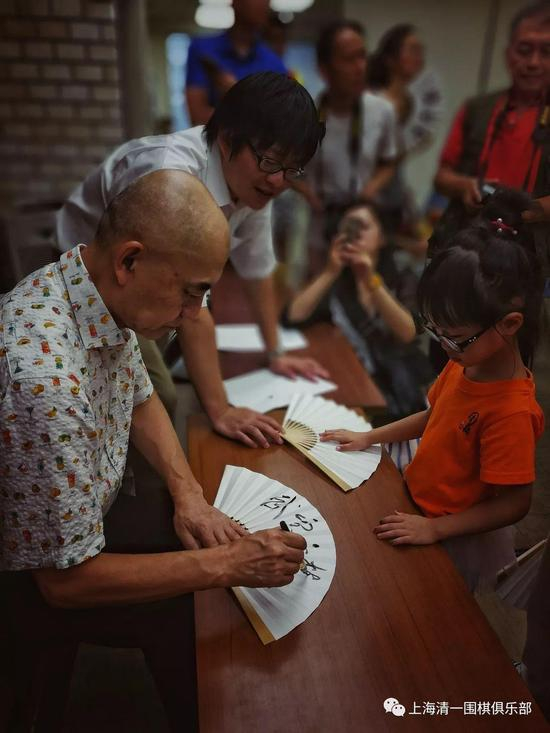 小小粉丝大大梦想