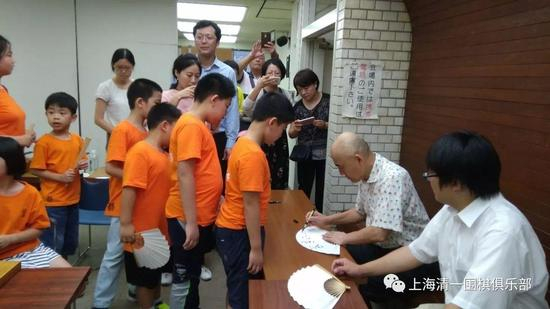 为偶像疯狂打call