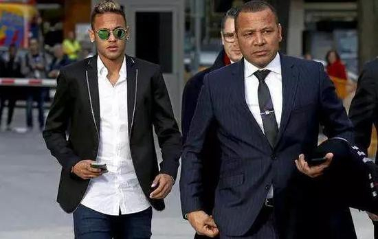 内马尔与他的父亲