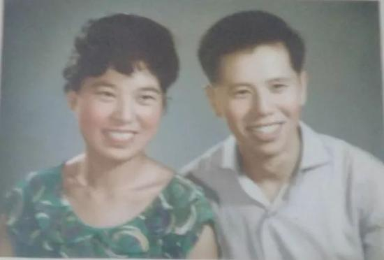 张亚男和爱人乔维骃