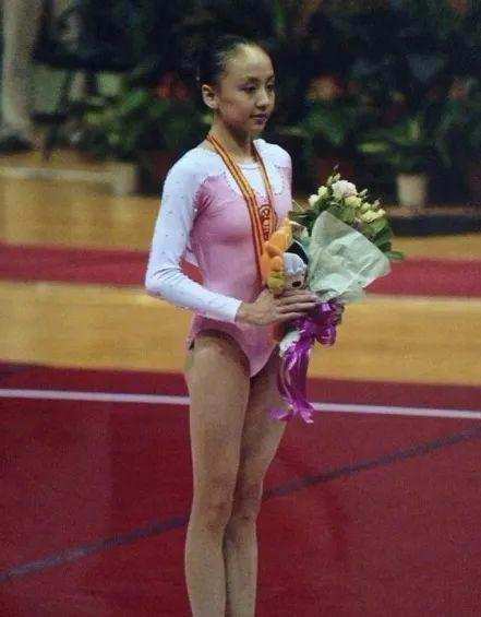 颁奖台上的庞盼盼