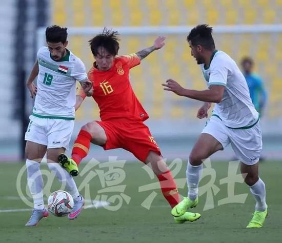 朴成在拼抢之中