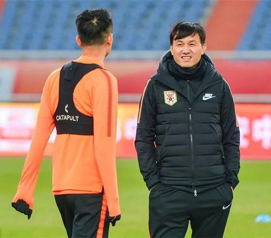 “六小天鹅”之一的郝伟如今已是鲁能助教