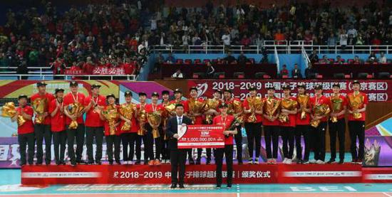 圆梦时刻 实现几代人的梦想