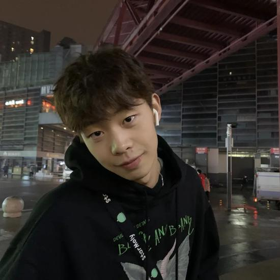 张子扬神似演员张译